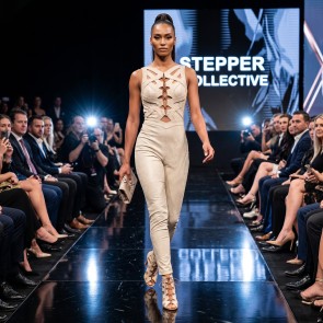 model_girl_walks_down_catwalk
