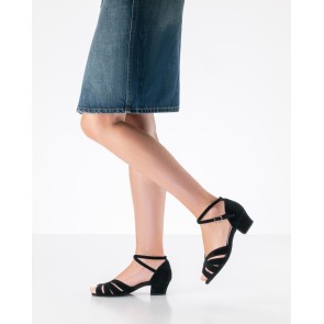 aina_35_suede_black_e012