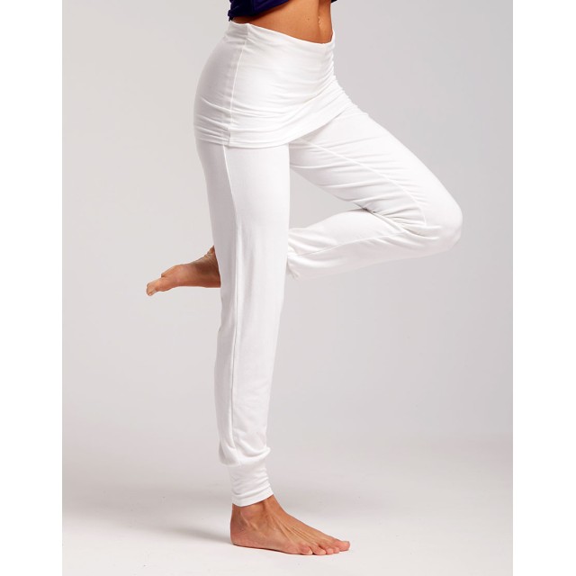 Temps Danse Alto dans en yoga pants